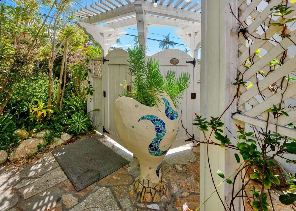 619 Bonair Way, La Jolla, California 92037 home-pic-26