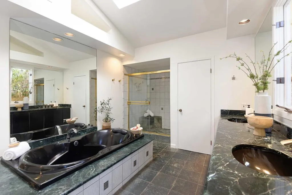 619 Bonair Way, La Jolla, California 92037 home-pic-20