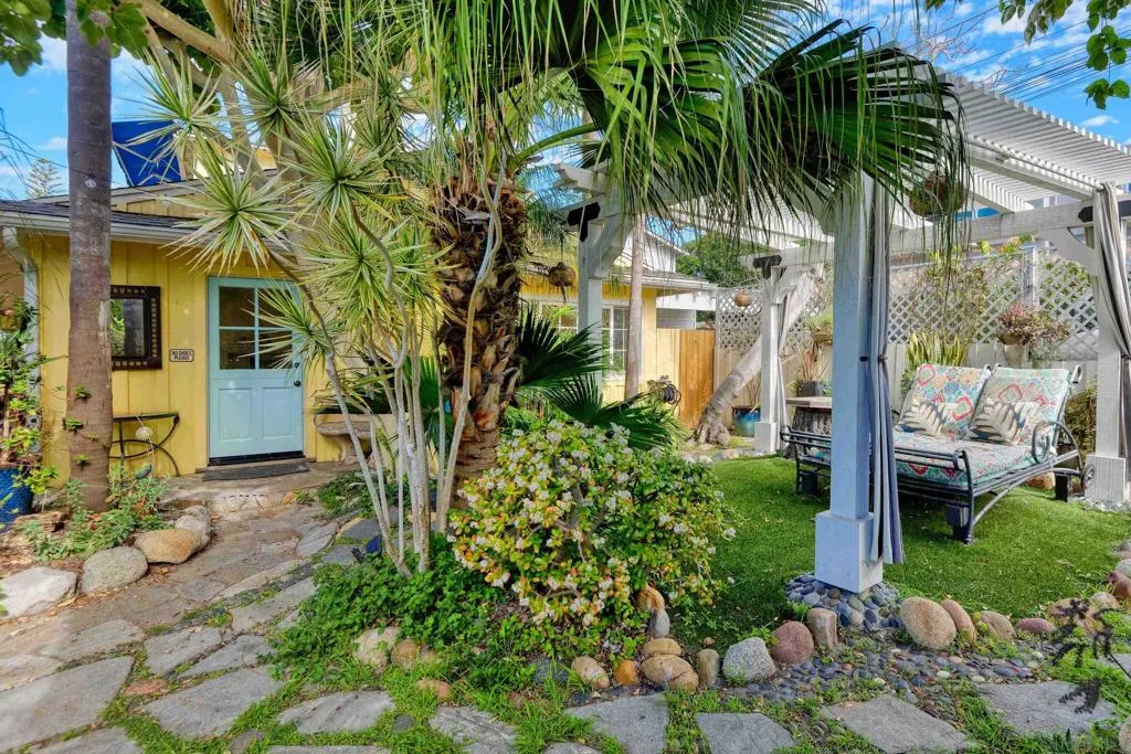 619 Bonair Way, La Jolla, California 92037 home-pic-1