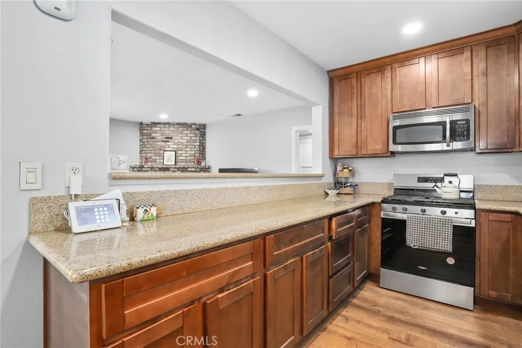 10525 Washington Avenue, South Gate, California 90280 home-pic-8