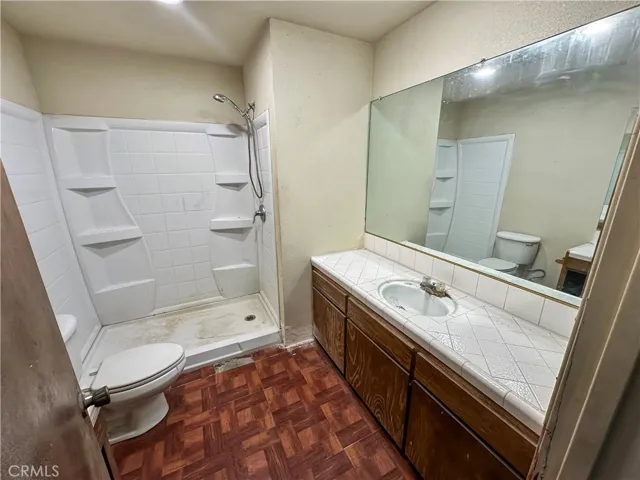 Master Bedroom Bathroom
