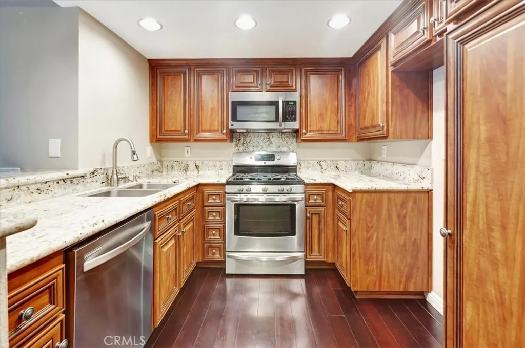 23556 Cambridge Road 327, Yorba Linda, California 92887 home-pic-3