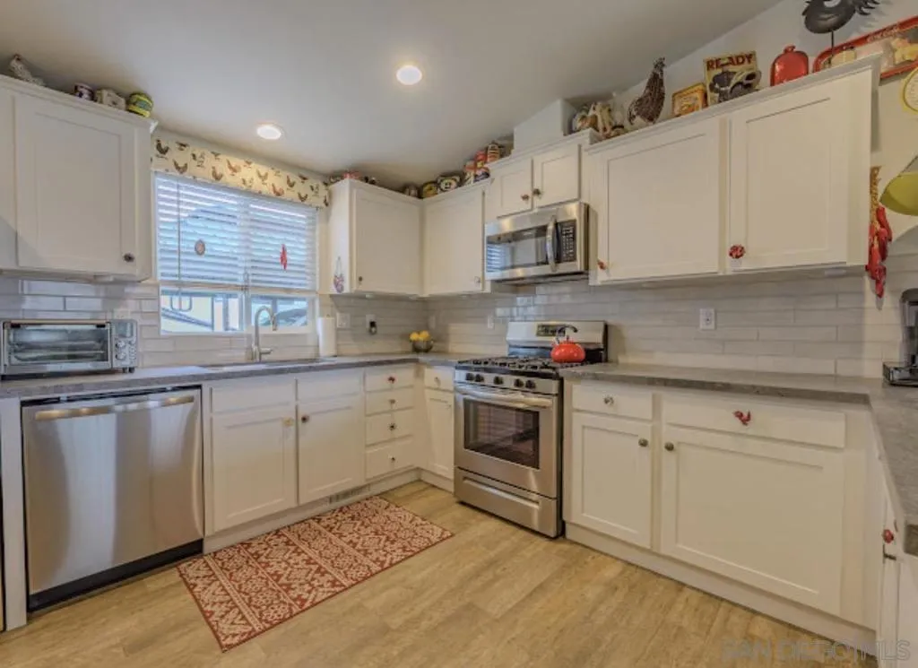 24550 Adams Ave, Murrieta, California 92562 home-pic-40