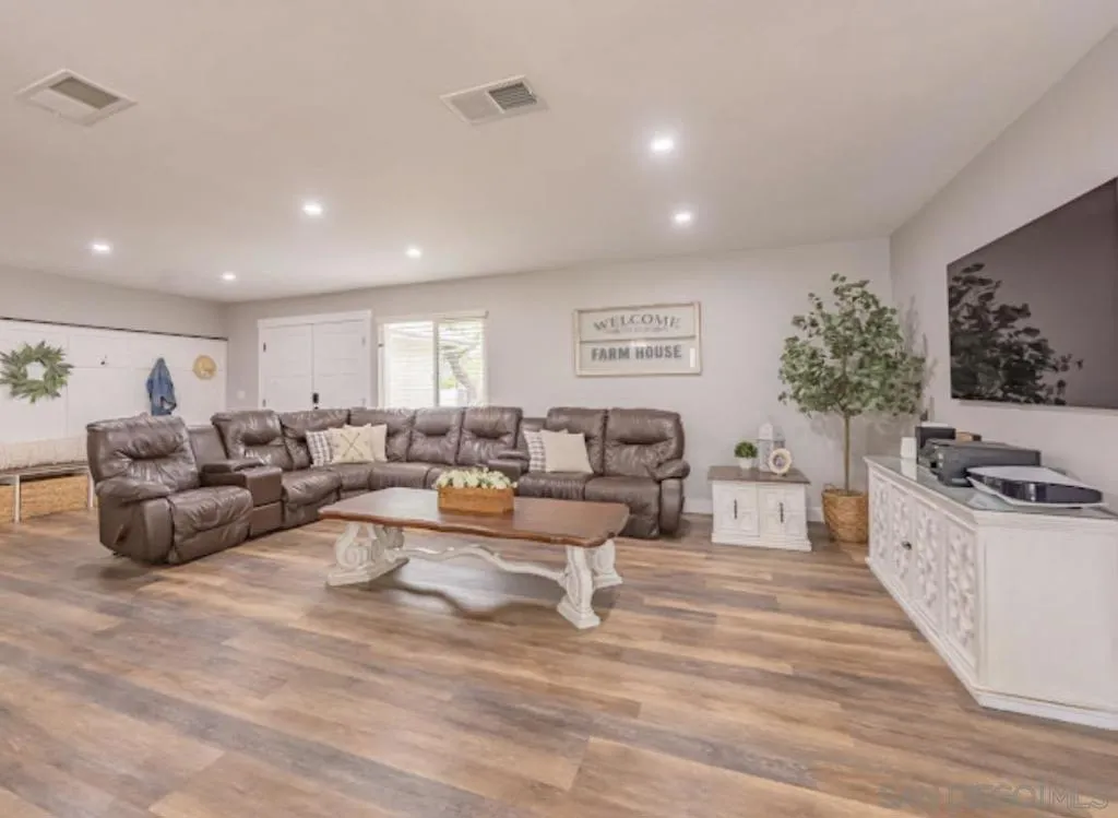 24550 Adams Ave, Murrieta, California 92562 home-pic-8