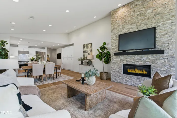 03-egpimaging_3245ArrowheadCourt_025_FLE