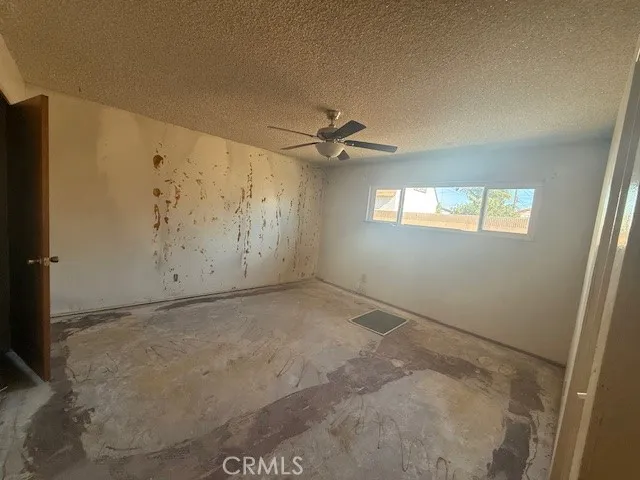 9327 Faywood, Bellflower, California 90706 home-pic-12
