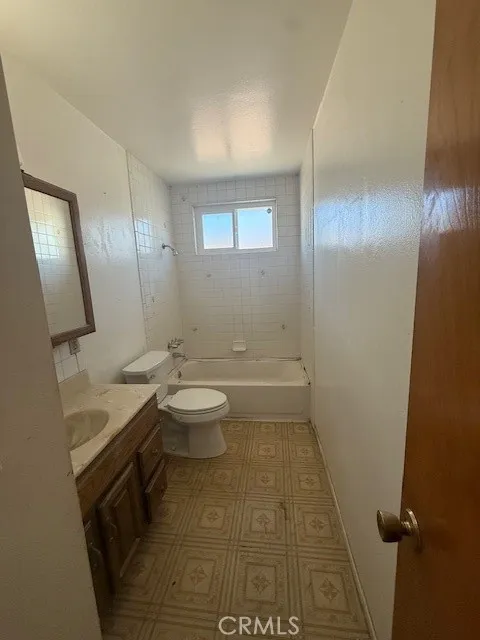 9327 Faywood, Bellflower, California 90706 home-pic-11