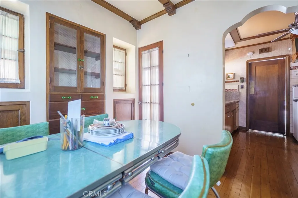 6130 Whitsett Ave, North Hollywood, California 91606 home-pic-16