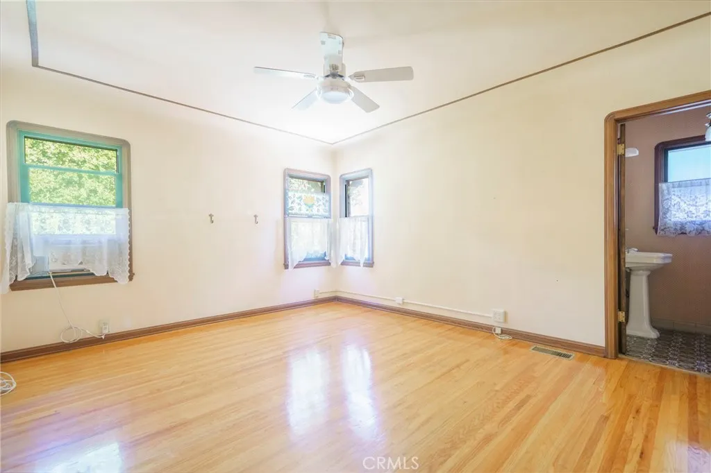 6130 Whitsett Ave, North Hollywood, California 91606 home-pic-21