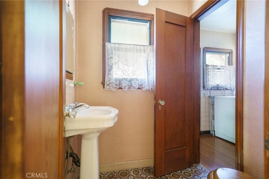 6130 Whitsett Ave, North Hollywood, California 91606 home-pic-24