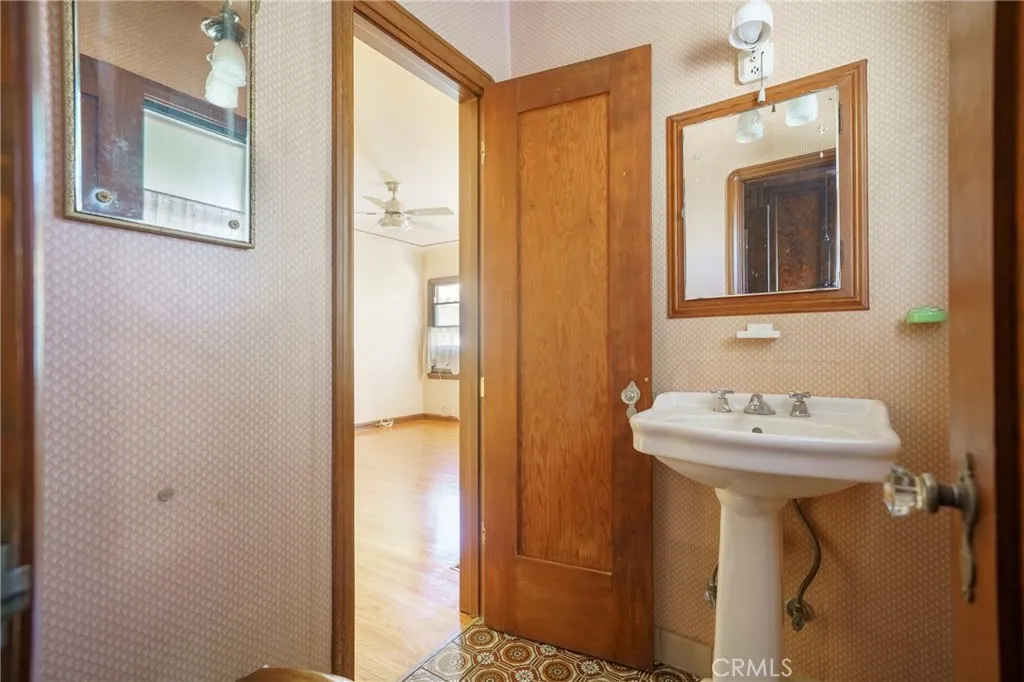 6130 Whitsett Ave, North Hollywood, California 91606 home-pic-25