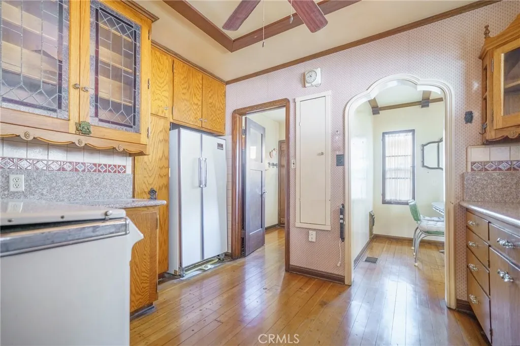 6130 Whitsett Ave, North Hollywood, California 91606 home-pic-12