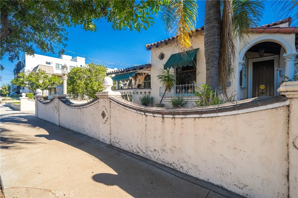 6130 Whitsett Ave, North Hollywood, California 91606 home-pic-3