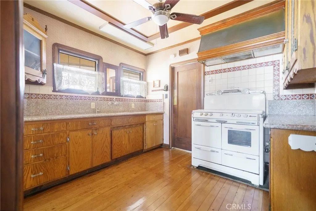 6130 Whitsett Ave, North Hollywood, California 91606 home-pic-14