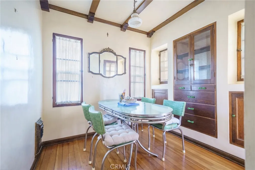 6130 Whitsett Ave, North Hollywood, California 91606 home-pic-15