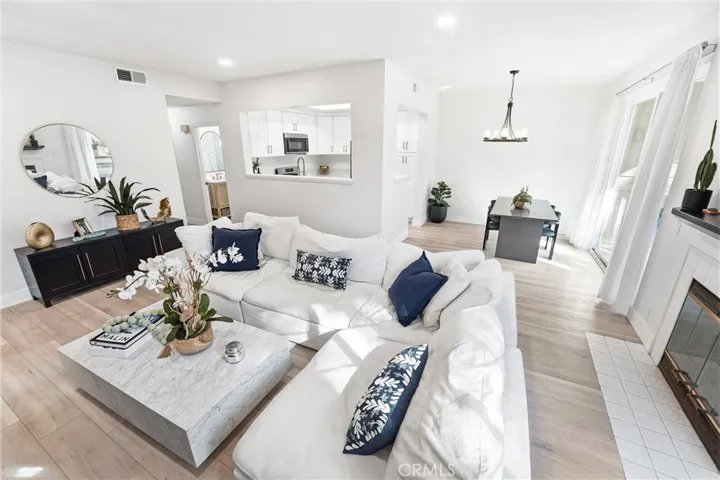 7322 Yellowtail Drive 104, Huntington Beach, California 92648