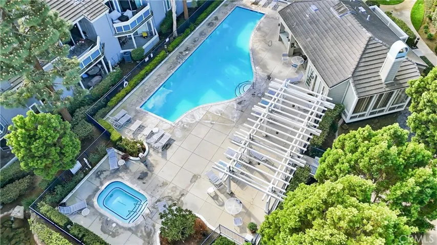 7322 Yellowtail Drive 104, Huntington Beach, California 92648