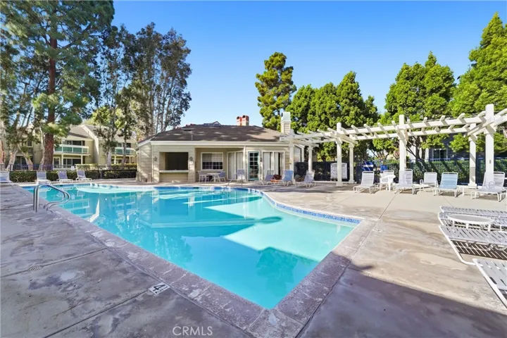 7322 Yellowtail Drive 104, Huntington Beach, California 92648