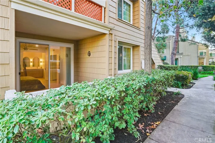 7322 Yellowtail Drive 104, Huntington Beach, California 92648