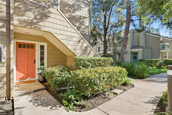 7322 Yellowtail Drive 104, Huntington Beach, California 92648
