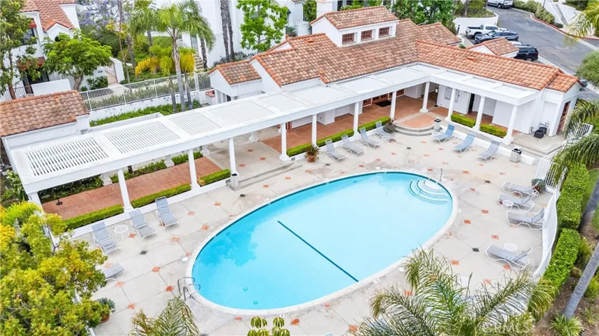 7322 Yellowtail Drive 104, Huntington Beach, California 92648
