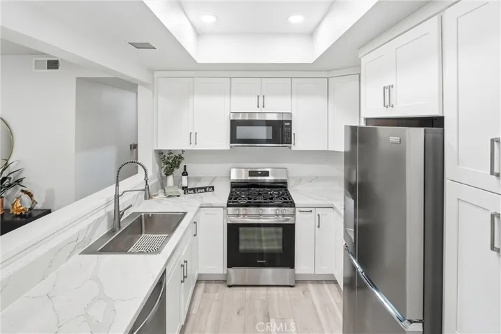 7322 Yellowtail Drive 104, Huntington Beach, California 92648