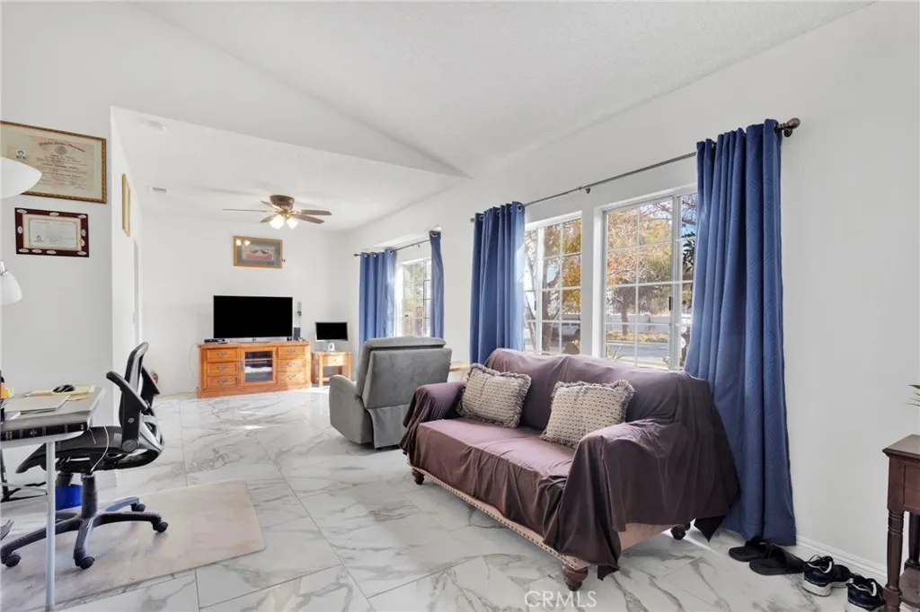 9788 9th Avenue, Hesperia, California 92345 home-pic-10