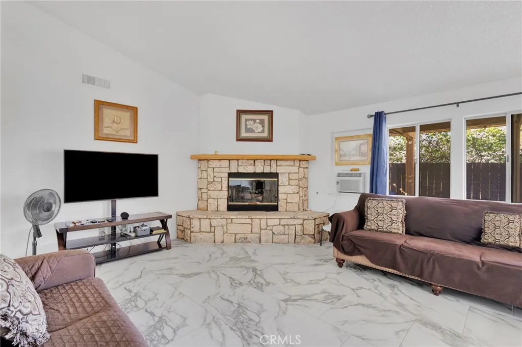9788 9th Avenue, Hesperia, California 92345 home-pic-19