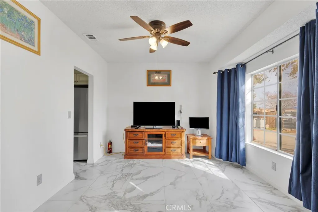 9788 9th Avenue, Hesperia, California 92345 home-pic-11