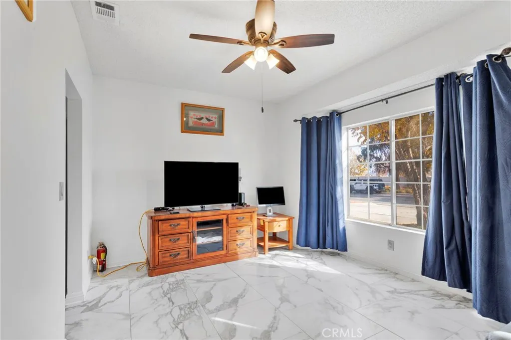 9788 9th Avenue, Hesperia, California 92345 home-pic-13