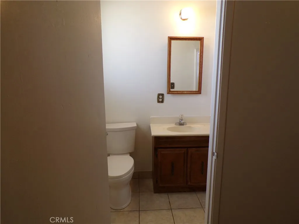 561 Frances, Barstow, California 92311 home-pic-11