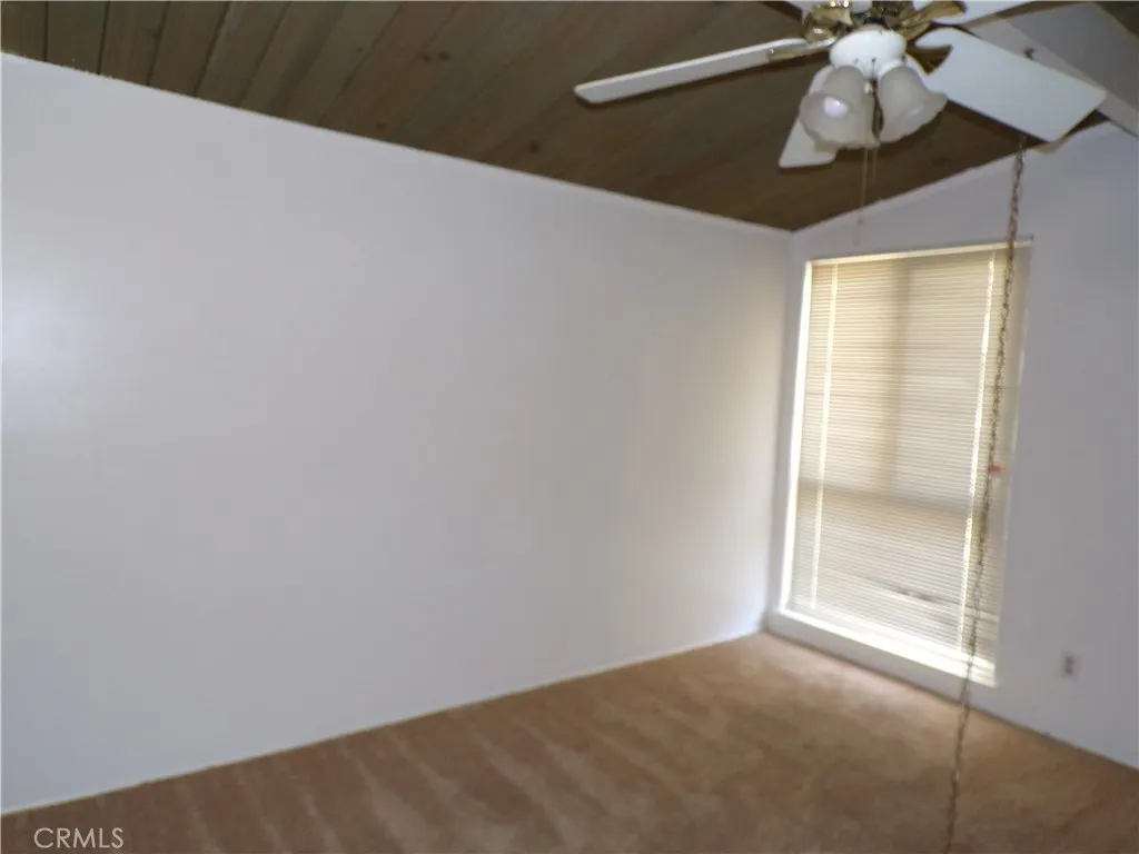 561 Frances, Barstow, California 92311 home-pic-9