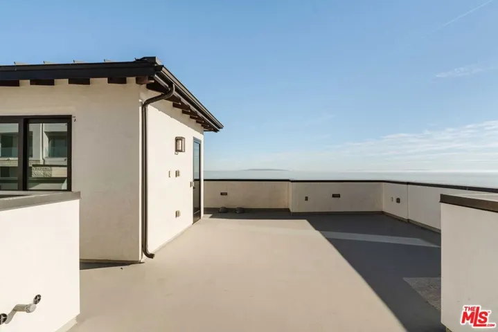 Private Rooftop Deck