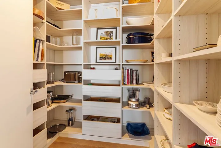 Walk In Pantry