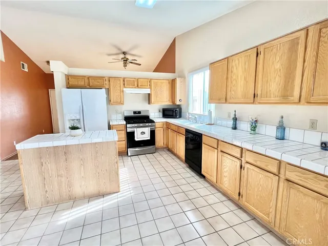 44227 63rd W, Lancaster, California 93536