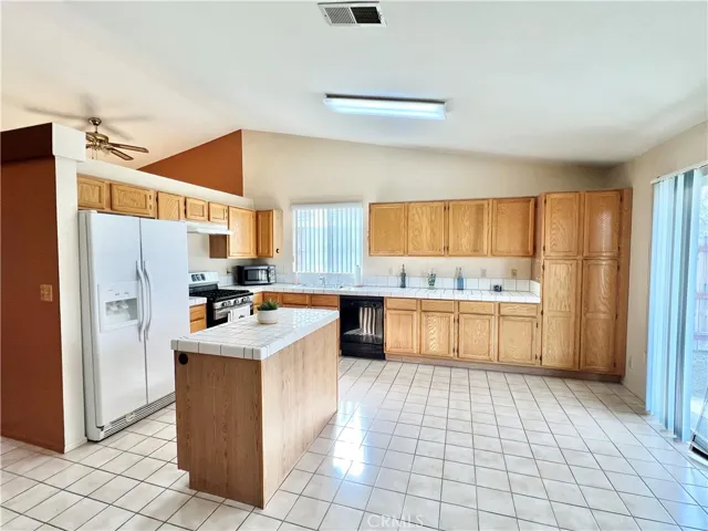 44227 63rd W, Lancaster, California 93536