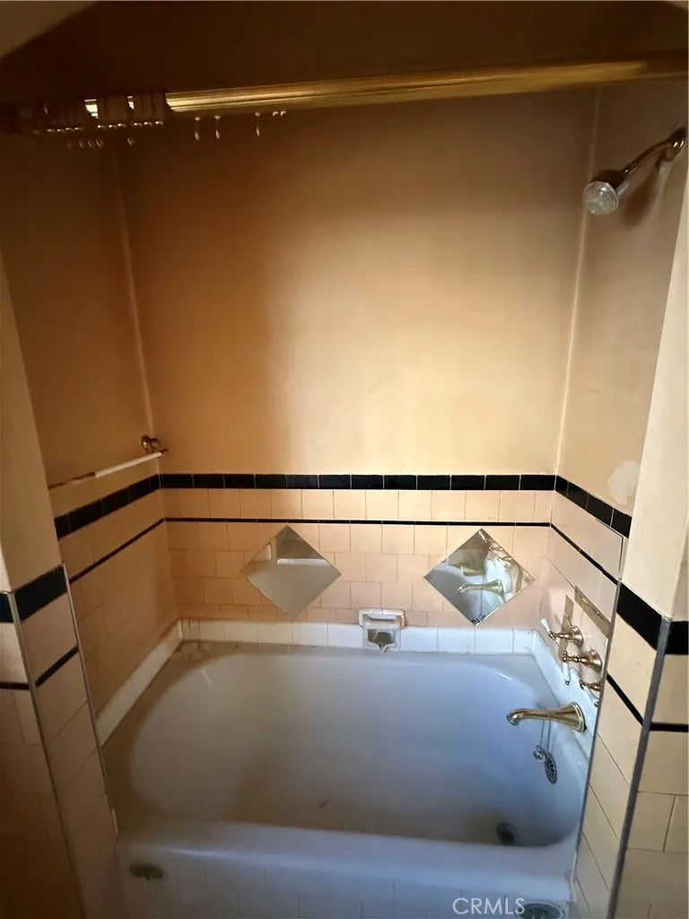 7611 S Hobart, Los Angeles, California 90047 home-pic-13