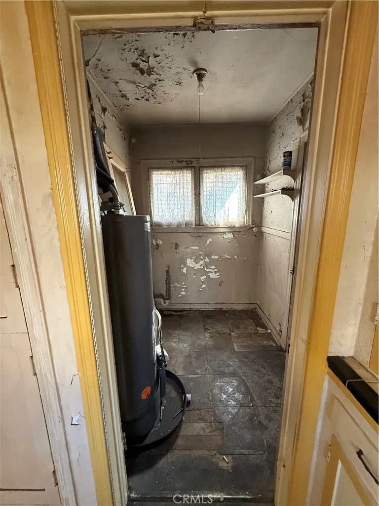 7611 S Hobart, Los Angeles, California 90047 home-pic-10