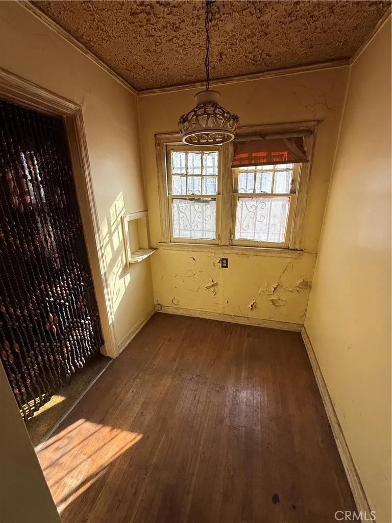 7611 S Hobart, Los Angeles, California 90047 home-pic-6
