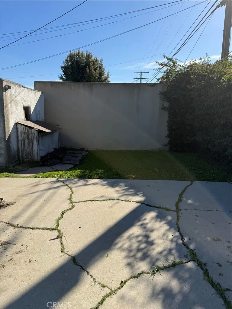 7611 S Hobart, Los Angeles, California 90047 home-pic-26