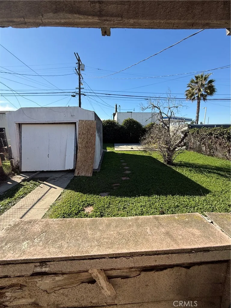 7611 S Hobart, Los Angeles, California 90047 home-pic-24