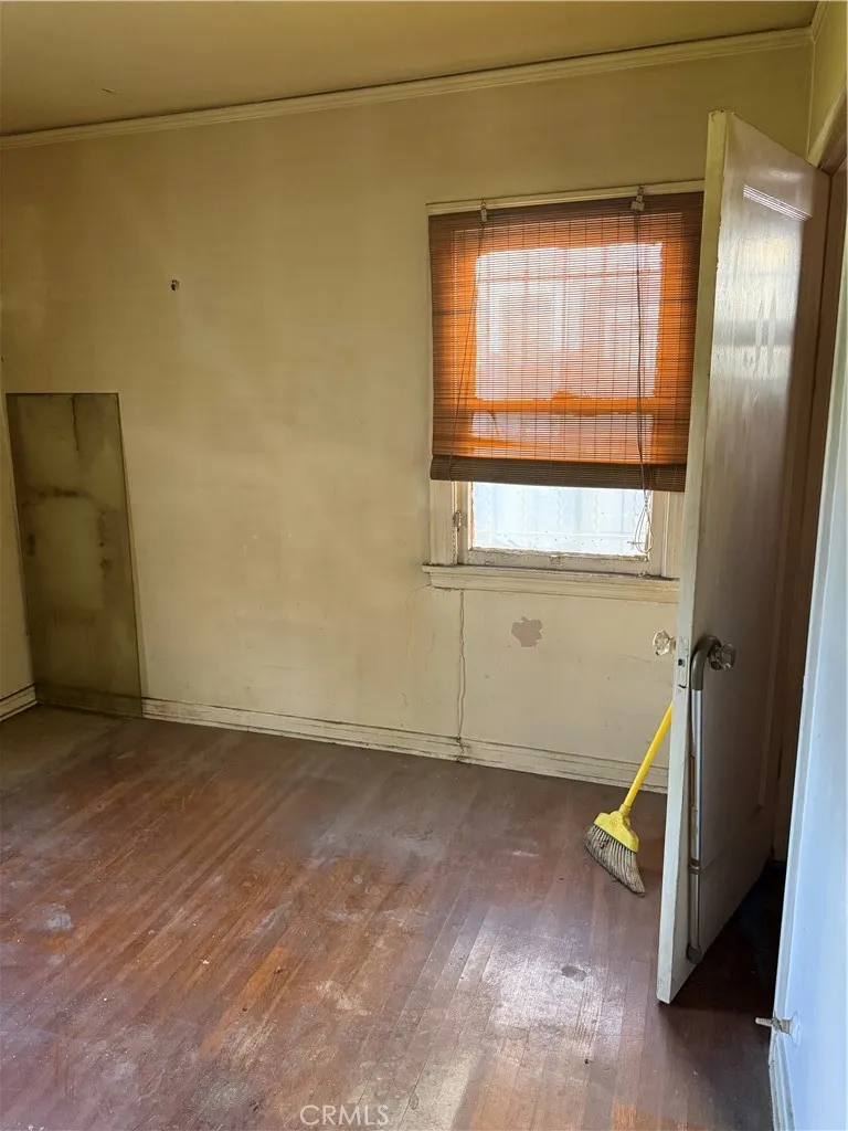 7611 S Hobart, Los Angeles, California 90047 home-pic-18