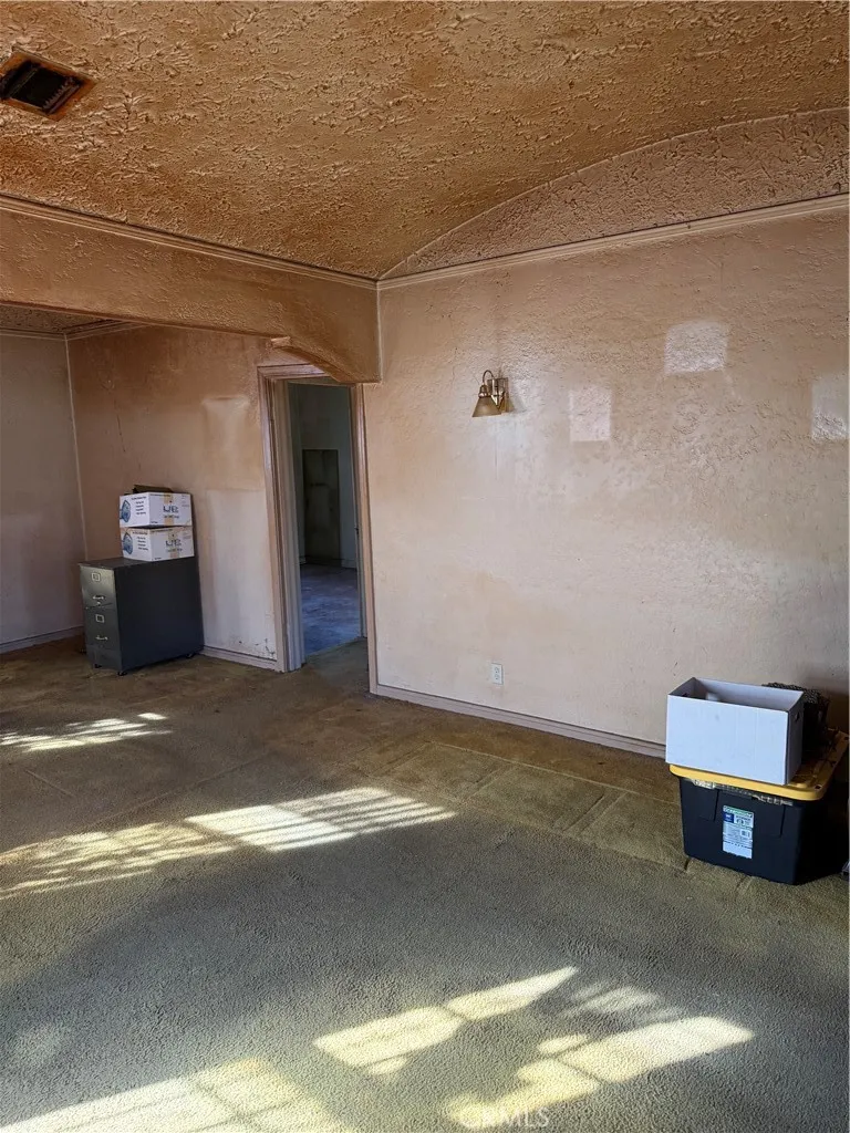 7611 S Hobart, Los Angeles, California 90047 home-pic-1