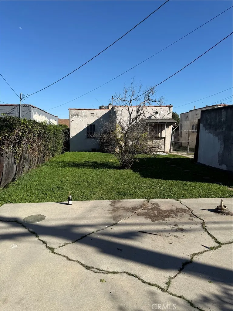 7611 S Hobart, Los Angeles, California 90047 home-pic-25