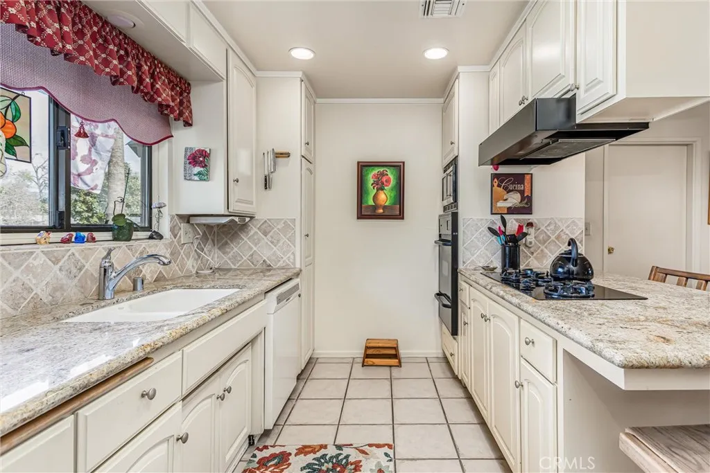 143 Walnut Avenue, Redlands, California 92373 home-pic-16