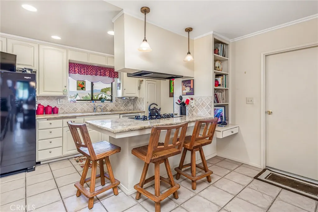 143 Walnut Avenue, Redlands, California 92373 home-pic-15