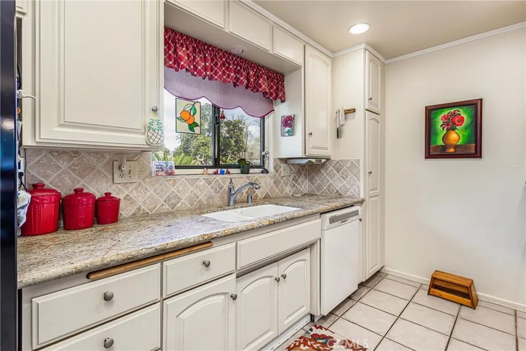 143 Walnut Avenue, Redlands, California 92373 home-pic-18