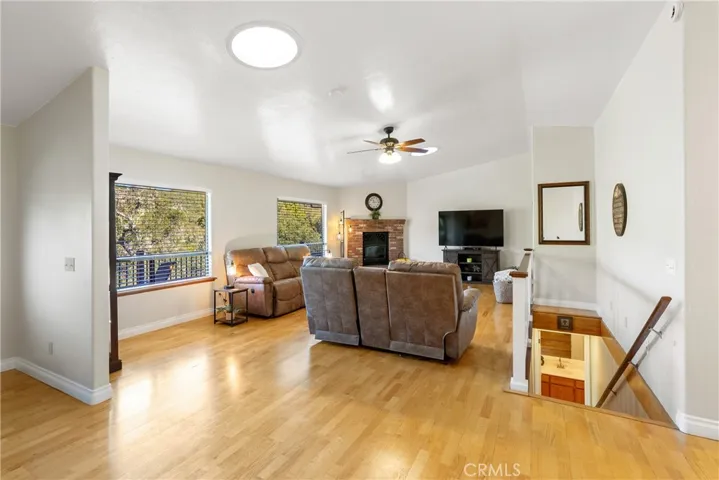 Expansive views frame the spectacular scenery beyond.