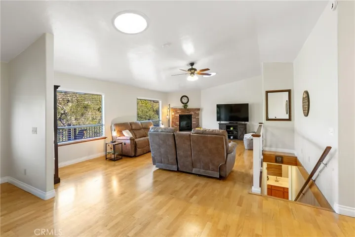 Expansive views frame the spectacular scenery beyond.