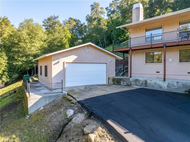 Detached 2-car garage. he garage is located right by the entrance to the bonus room making accessing the home easy.